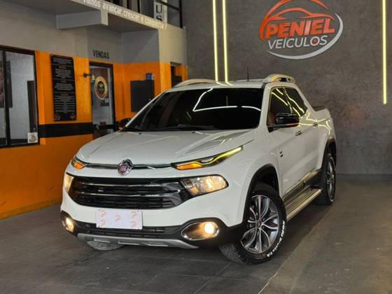 FIAT TORO 2.0 16V TURBO DIESEL VOLCANO 4WD AT9 FIAT TORO 2.0 16V TURBO DIESEL VOLCANO 4WD AT9